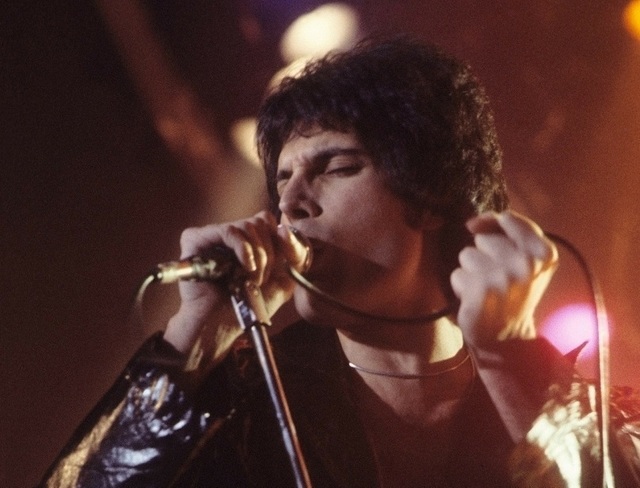 freddie-mercury-806x615.jpg